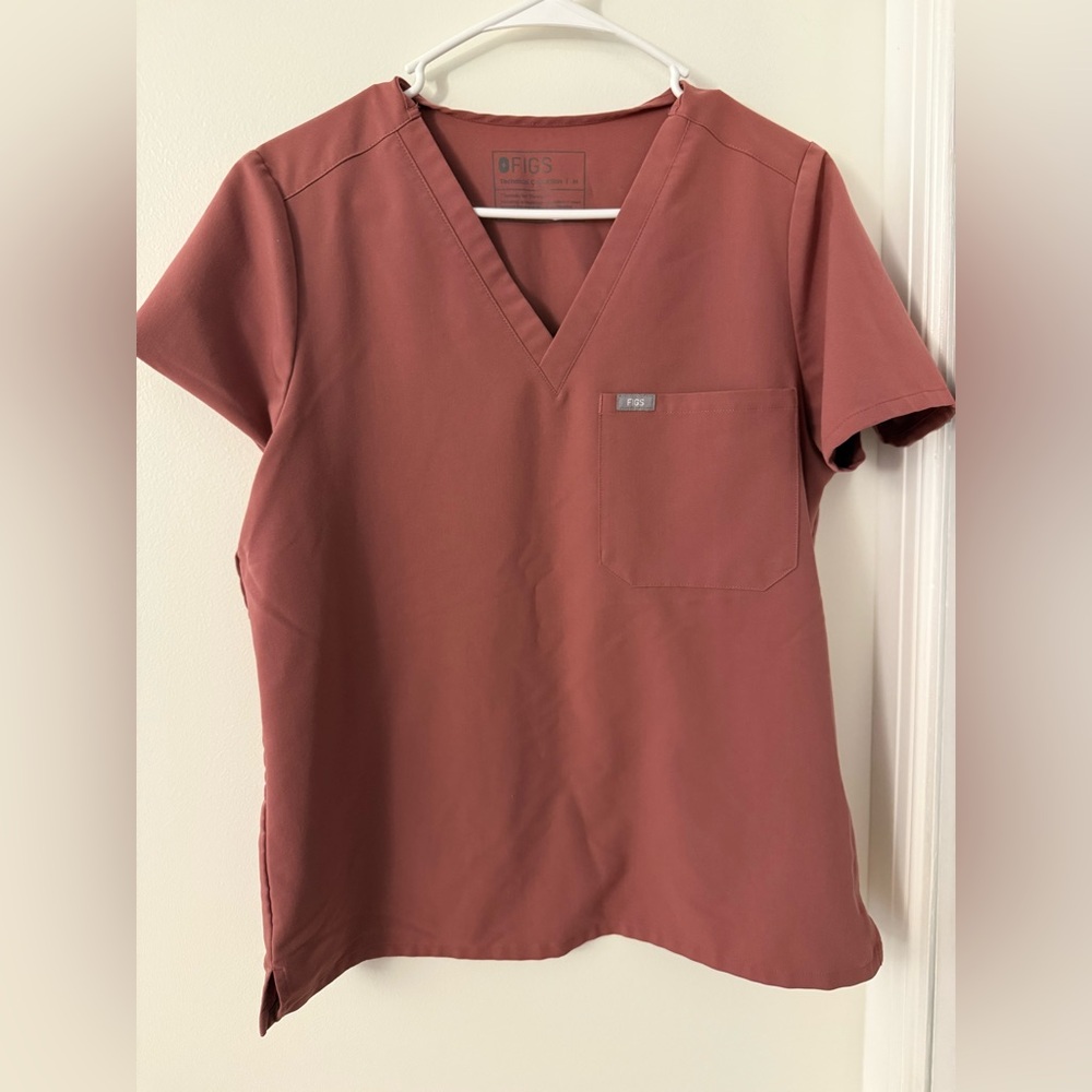 Figs mauve one pocket top
